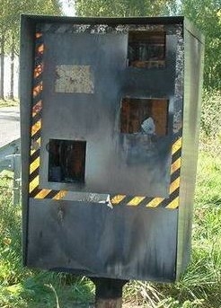 1212563715_radar-fixe-brule.jpg