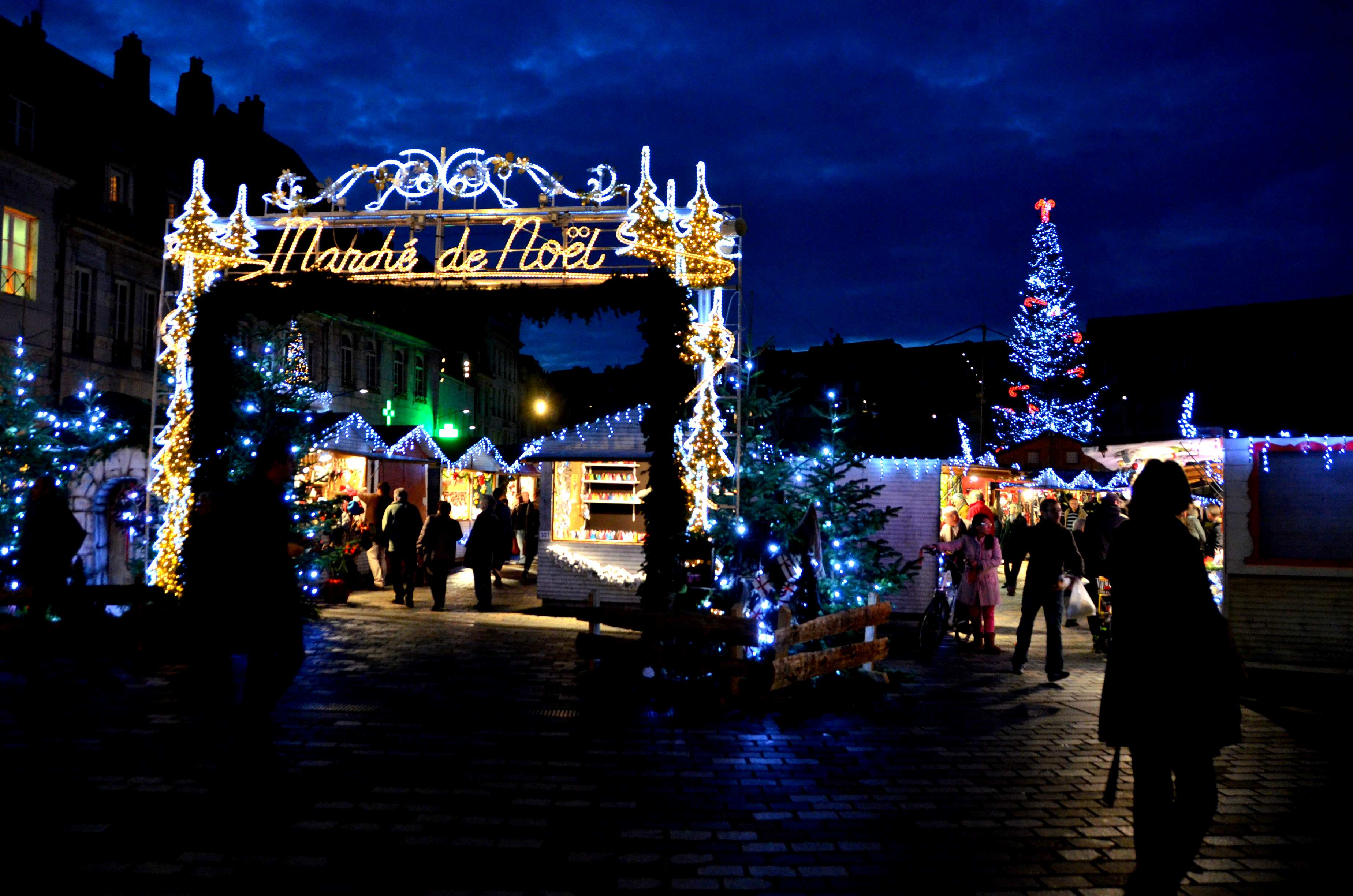 Marché de Noël à Besançon… C’est parti ! •