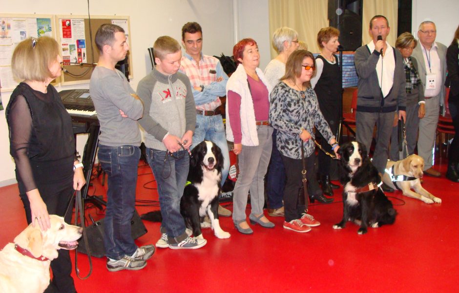 Un jeune doubiste reçoit un chien-guide u2022 macommune.info