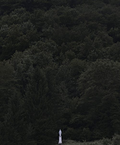  &copy;