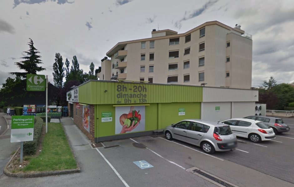 Encore un braquage au Carrefour Contact de la rue du ...