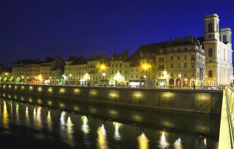 besançon quai vauban nuit ©