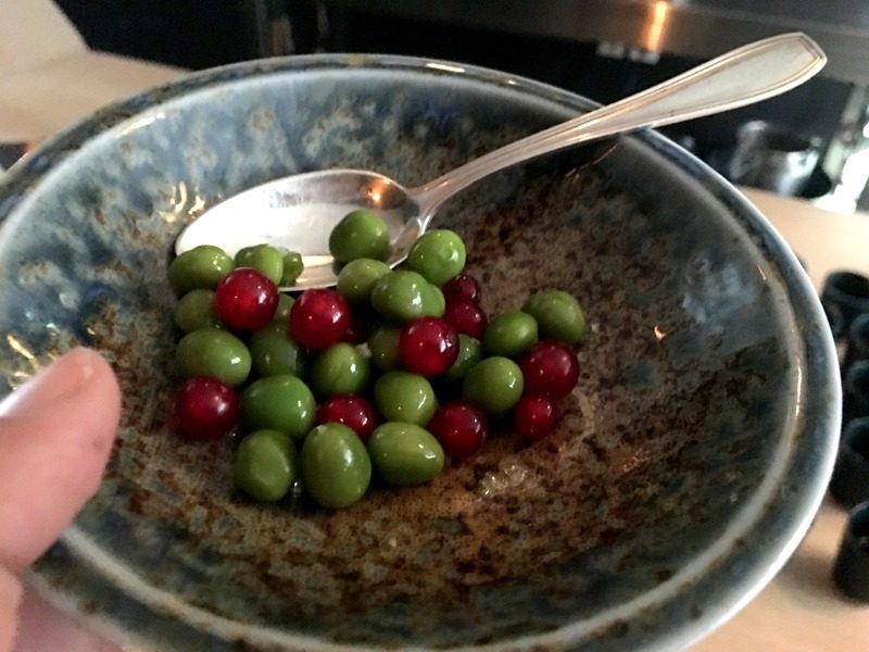 Les petites pois infusés à la menthe glaciale et groseilles - Restaurant Geschmack à Besançon ©Alexane Alfaro ©