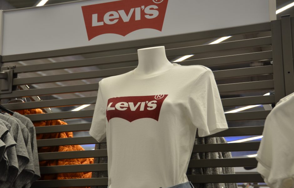 Intersport tee shirt sale levis