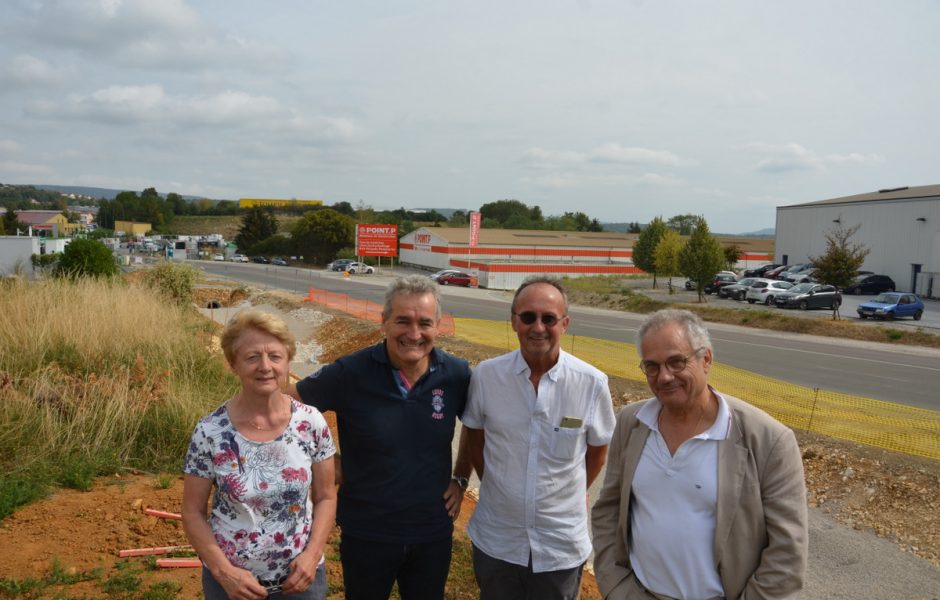 Andrée Antoine (adjointe à Chalezeule), Christophe Lime (adjoint eau et assainissement CAGB), Roger Masson (adjoint urbanisme à Thise) et Denis Jacquin (Grand Besançon) © d poirier ©