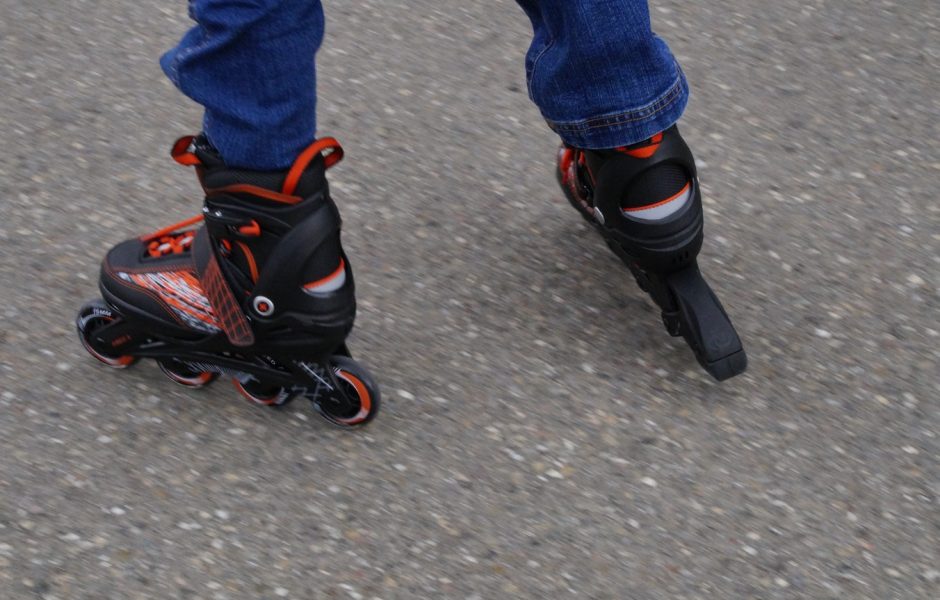 shoe-road-sport-play-feet-boot-889260-pxhere.com