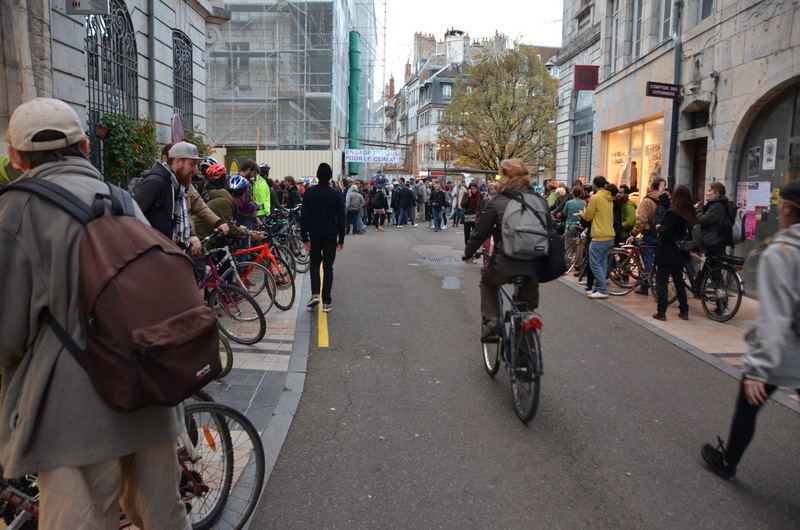 Lundi 12 novembre 2018 à 16h30 place du Huit septembre à Besançon ©Alexane Alfaro ©