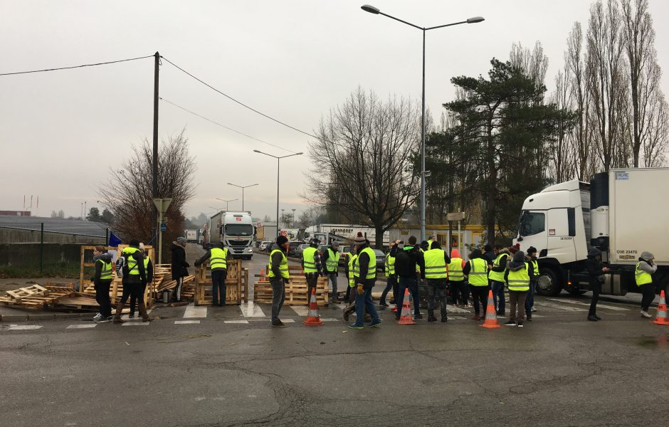 Blocage de l'entrepot EasyDis Casino de Besançon le 21 novembre 2018  © Johnatan S. ©