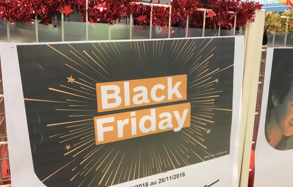 Une affiche BlackFriday dans une grande surface © Alexane Alfaro  ©