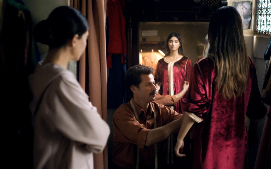 © Les Films du Nouveau Monde/Ali n’ Productions/Velvet Films/Snowglobe 
LE BLEU DU CAFTAN 
réal. : Maryam Touzani. int. : Lubna Azabal, Saleh Bakri, Ayoub Missioui. 
pays : France, Maroc, Danemark, Belgique. durée : 2 h 02. dist. : Ad Vitam
Sortie en salle le 22 mars 2023 &copy;