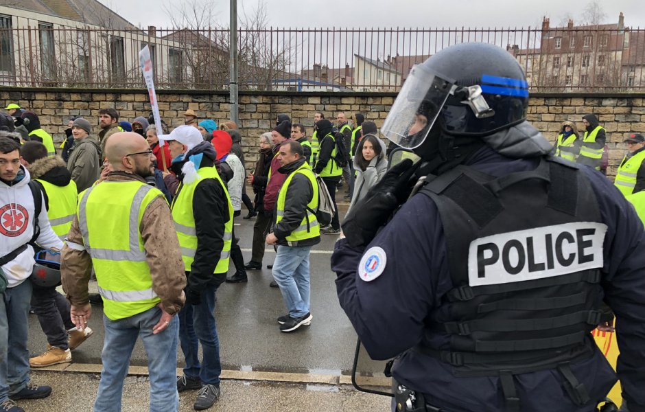 Gilets Jaunes Besançon 26 janvier 2019 - illustration © d poirier ©