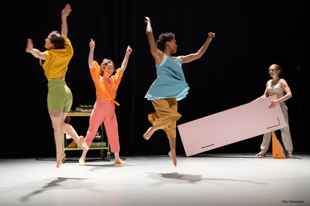 Qui? Que? Quoi? &copy;