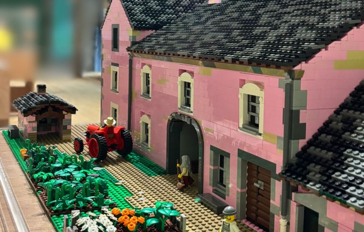 LES FERMES COMTOISES, UN JEU DE CONSTRUCTION - 2 &copy;