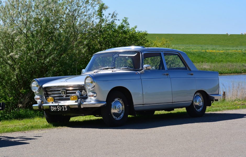 Une Peugeot 404 ©InsaPictures/Pixabay ©