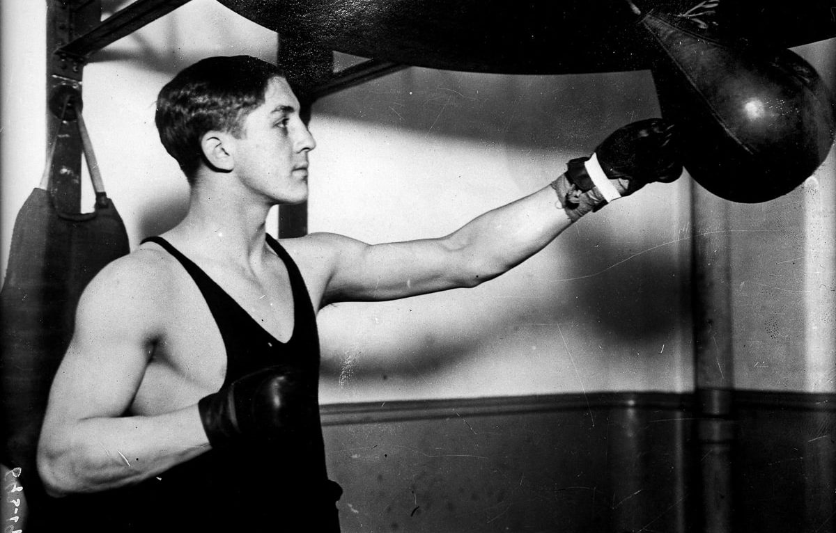 Georges Carpentier (1894-1975), boxeur franÁais, ‡ l'entraÓnement, vers 1912. ©