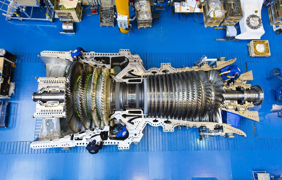 Gas Turbine, Rotor on Half Belfort . © GE ©