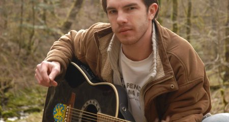Le chanteur franc-comtois Billy Fumey à l’Eurovision des langues ...