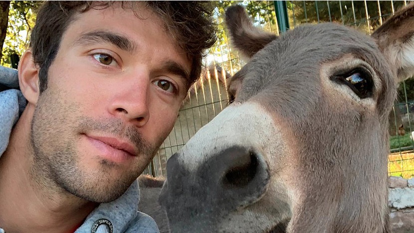 Thibaut Pinot et son âne © 30millionsdamis.fr  ©