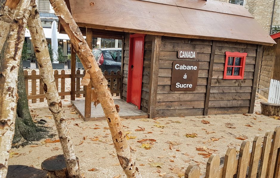 La cabane à sucre, pour des sucettes chaudes au sirop d’érable, faites à même la glace ! ©MC
 ©