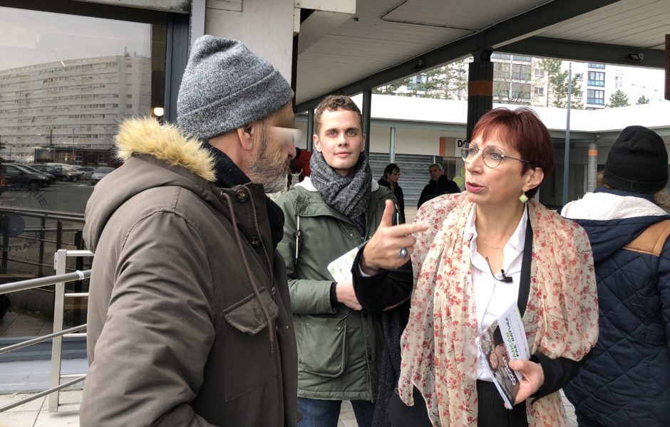 Anne Vignot dans le quartier Planoise à Besançon © D Poirier ©