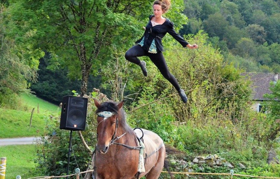 Sukar en plein action avec Lucie Miot ©DR ©