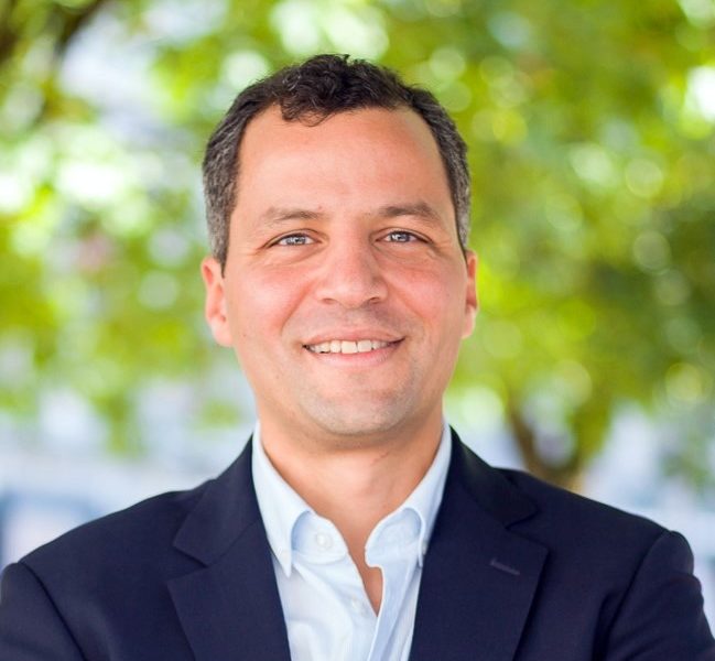 1 - Karim Bouhassoun, 40 ans, tête de liste, cadre territorial et auteur, Les Chaprais <span class='copyright'>©</span>