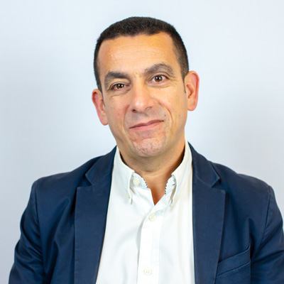  12 Abdel Ghezali – 48 ans
Agent administratif de la région Bourgogne – Franche-Comté
Parti socialiste (PS)
 ©