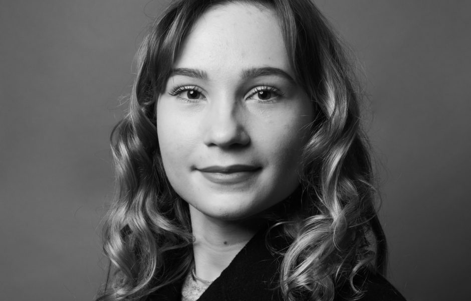 51.	EVA SABBATUCCI - 19 ans - étudiante en communication - Quartier Saint-Ferjeux <span class='copyright'></img>©</span>