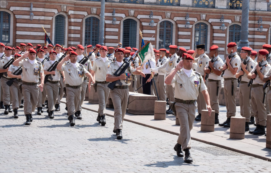 La cérémonie militaire s'est terminée par un défilé des troupes du 14e Régiment d'infanterie et de soutien logistique parachutiste (14e RISLP), le lundi 2 juillet 2018, place du Capitole à Toulouse.  
 ©