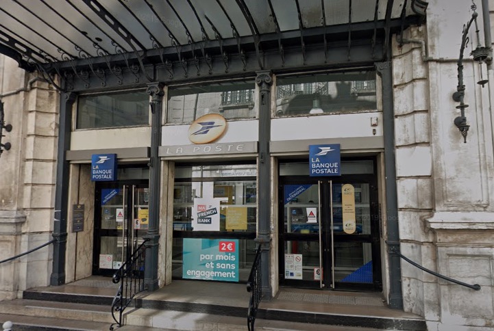 La poste Rue Proudhon à Besançon © Google Street View ©