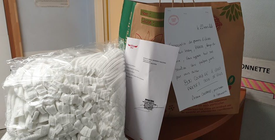 L'association des parents d'élèves du RPI Pagnoz Grange de Vaivre et Port Lesney ont donné une dizaine de boite de gants ©J.C ©