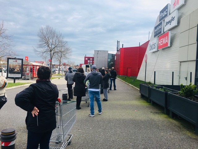 17 mars queue devant les commerces ©ALF ©