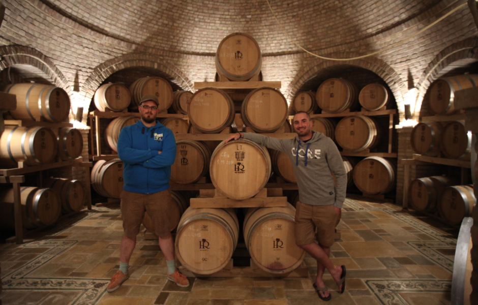 © BV Bertrand et Anthony dans une cave de Slovaquie  <span class='copyright'></img>© © Bertrand Vinsu </span>