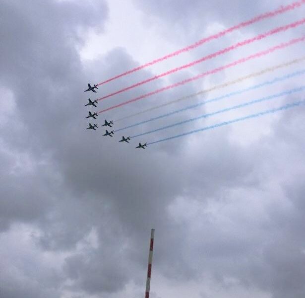 La patrouille de France survole le CHRU de Besançon © Nadège D  ©