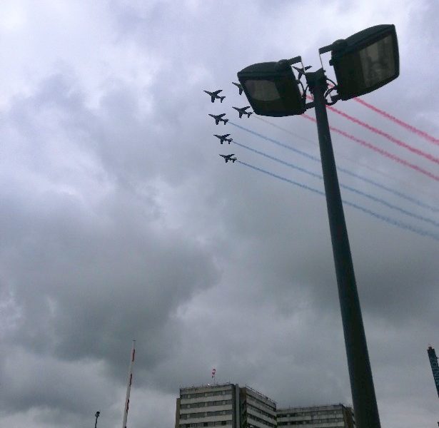 La patrouille de France survole le CHRU de Besançon © Nadège D  ©