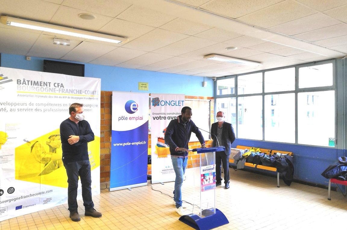 Ahmed Cissé, jeune apprenti, migrant venu témoigner avec son employeur, l’entreprise BONGLET © Pole emploi