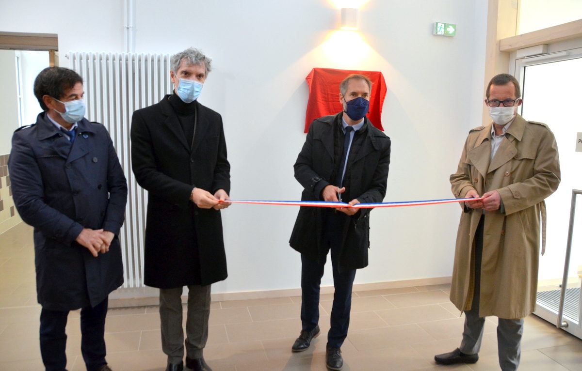 Inauguration du bâtiment Ducat au lycée Pasteur de Besancon ©Alexane Alfaro
Sénateur Jacques Grosperrin, Patrice Durand directeur académique des services de l'Éducation nationale du Doubs, Stéphane Guiguet vice-président de la Région Bourgogne Franche-Comté et Yannick Lucas, proviseur du lycée Pasteur. ©