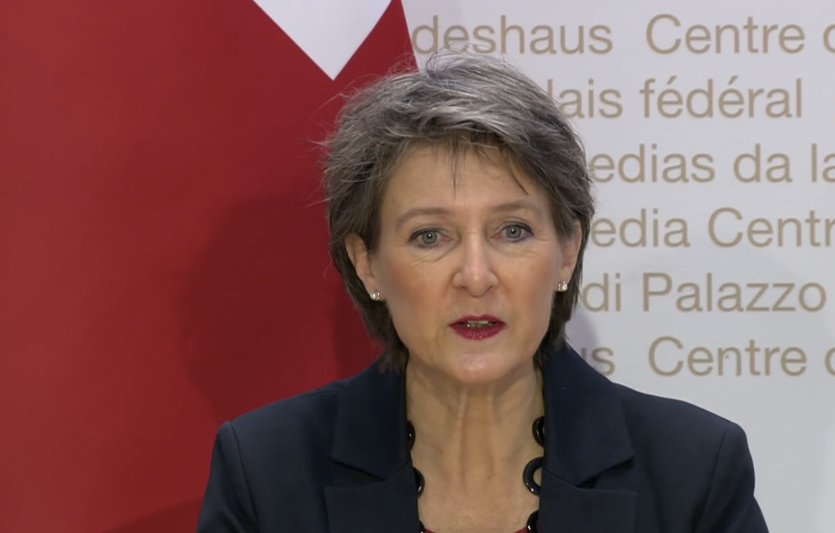 Simonetta Sommaruga a parlé d'une croissance exponentielle de l'épidémie en Suisse et des hôpitaux proches de 