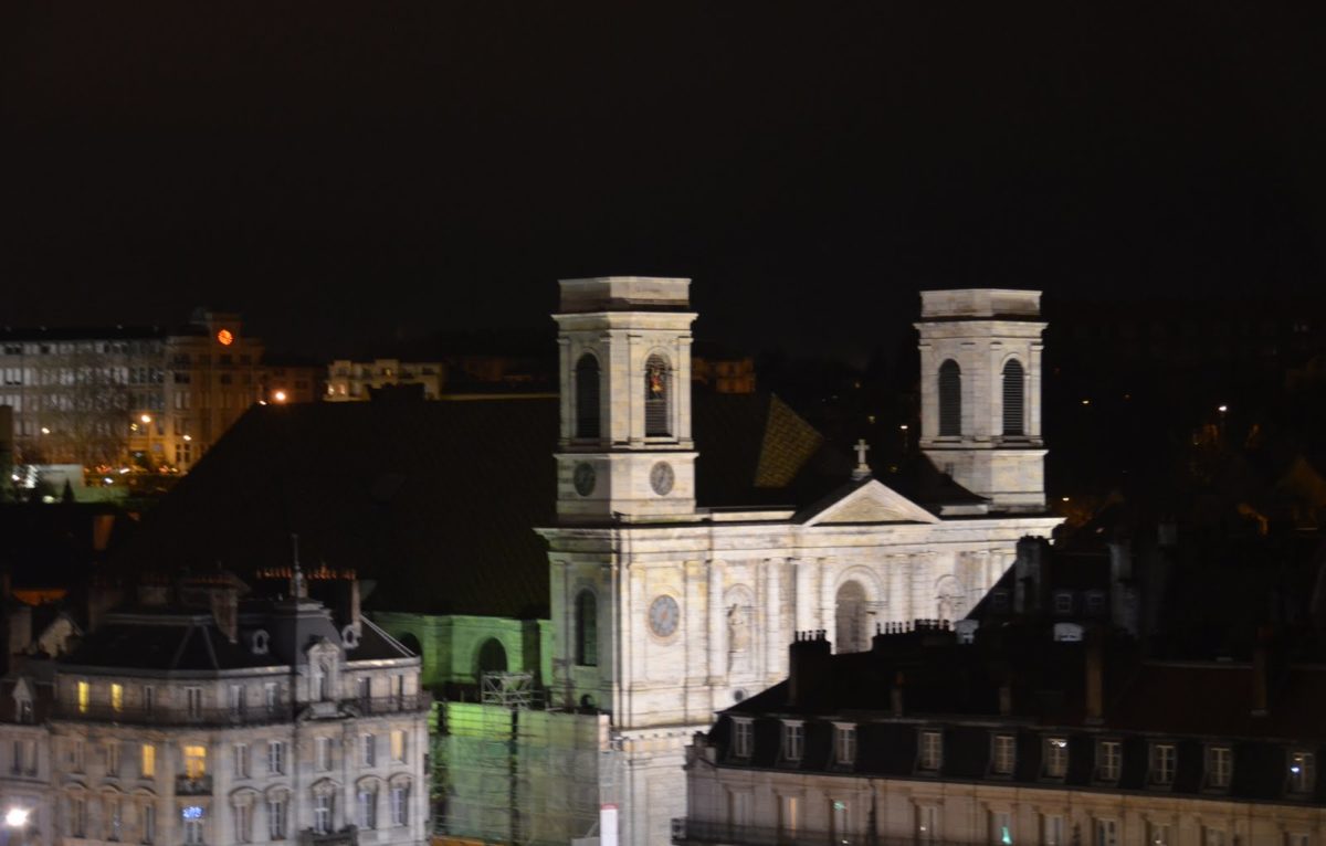 Besançon de nuit  © D Poirier