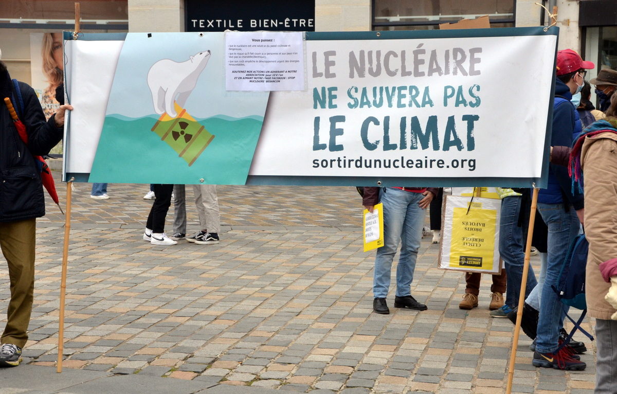 Marche pour le climat le 19 mars à Besançon. <span class='copyright'></img>© Alexane Alfaro</span>