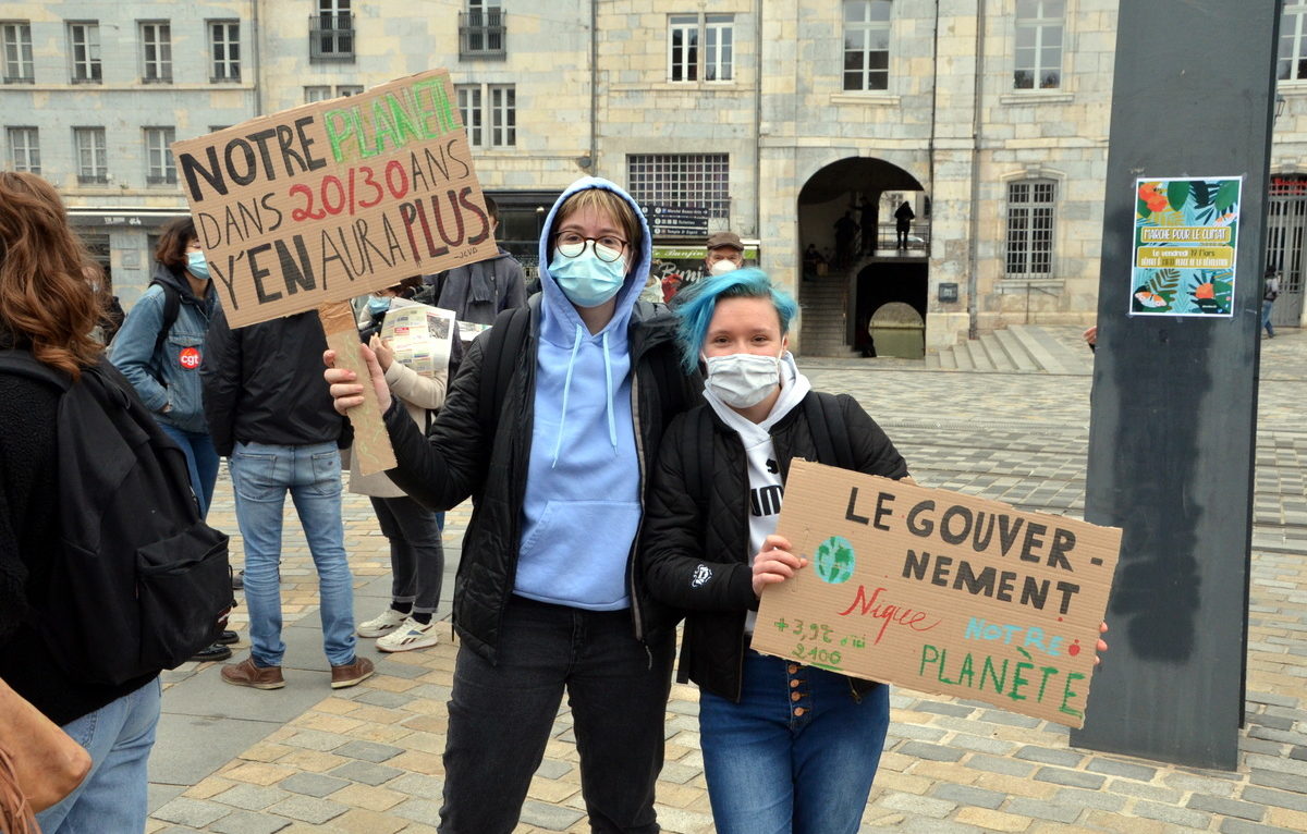 Marche pour le climat le 19 mars à Besançon. <span class='copyright'></img>© Alexane Alfaro</span>