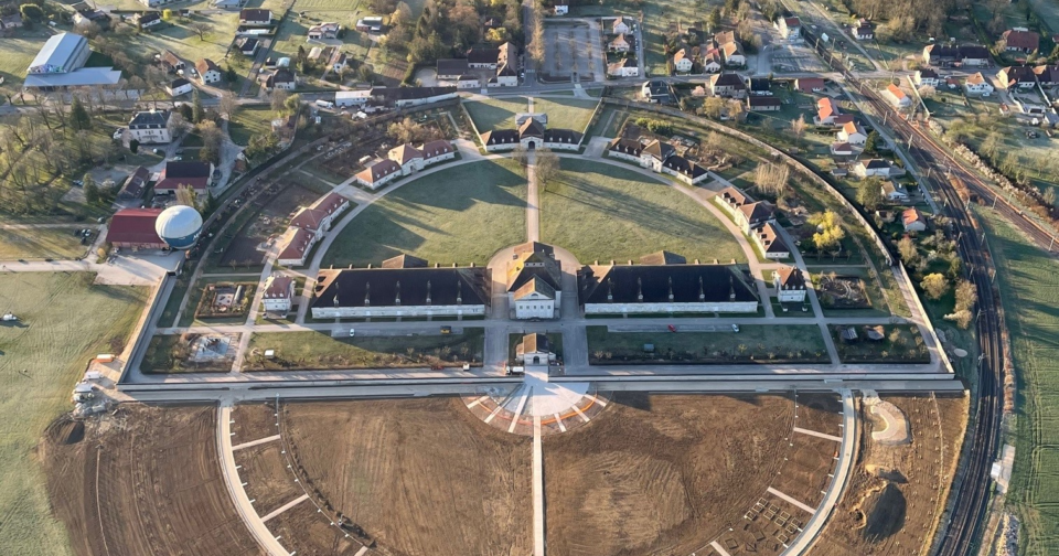 Cercle immense, jardins, expos… Quoi de neuf à la Saline royale d’Arc