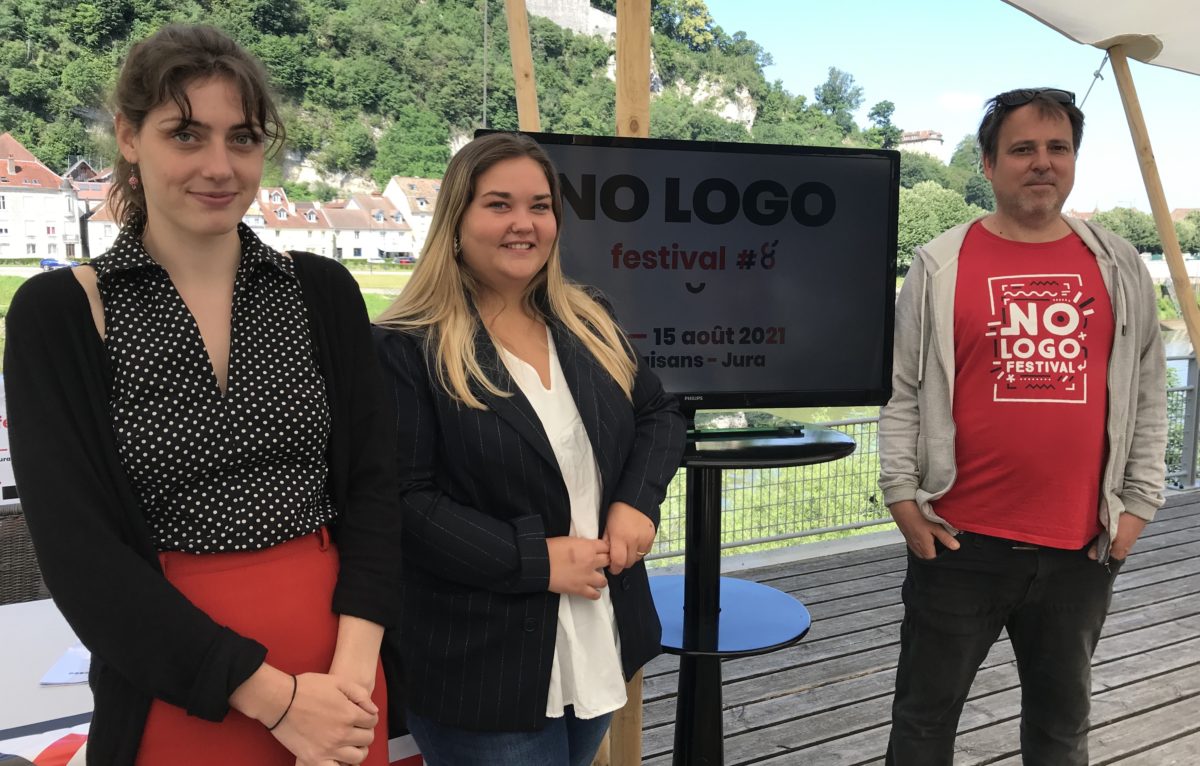 Lonella Perronet, chargée de production, Ludivine Tourmen, chargée de communication et Florent Sanseigne, directeur du No Logo Festival. © Alexane Alfaro