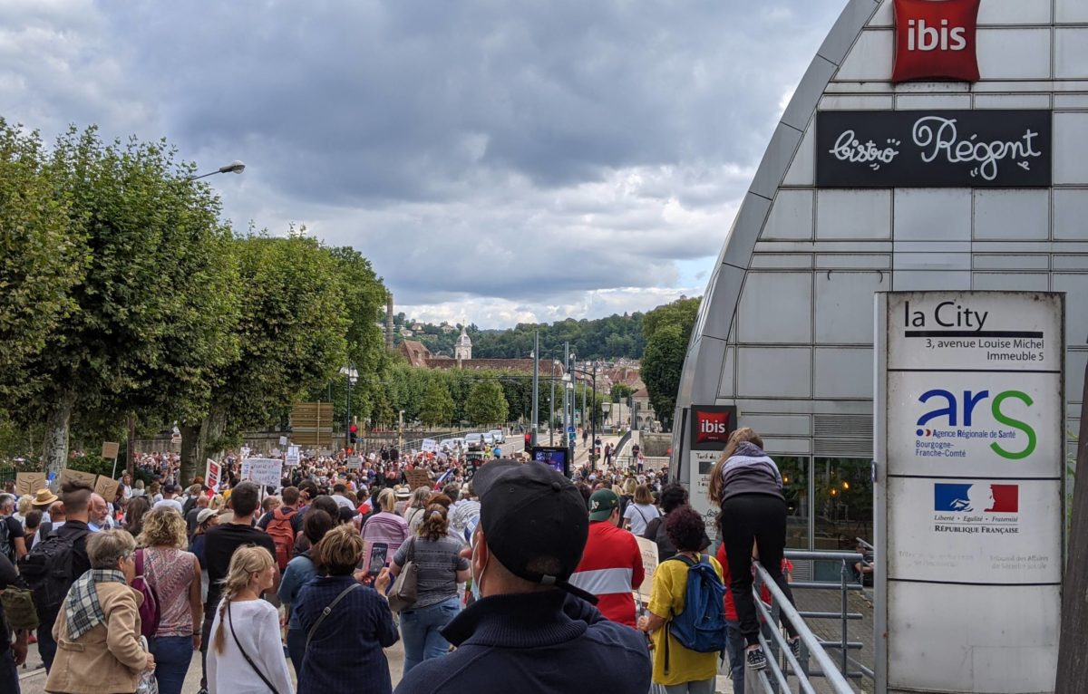 Manifestation anti pass sanitaire du 28 août 2021 à Besançon.  © Laurent C.