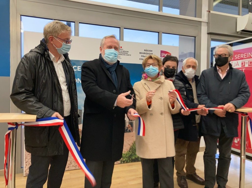 Inauguration de l'accessibilité du quai 1 de la gare Viotte à Besançon le 16 novembre 2021. © SNCF Gares et Connexions