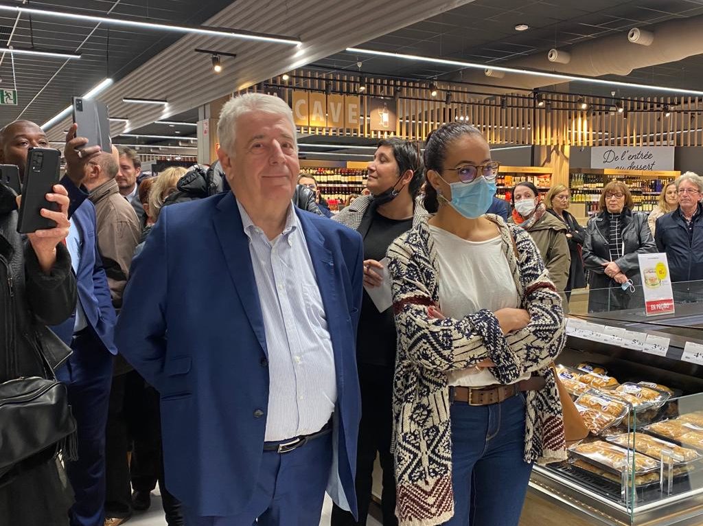 L'ancien maire de Besançon, Jean-Louis Fousseret, a beaucoup oeuvré pour le maintien du supermarché au coeur de Planoise. © Hélène Loget