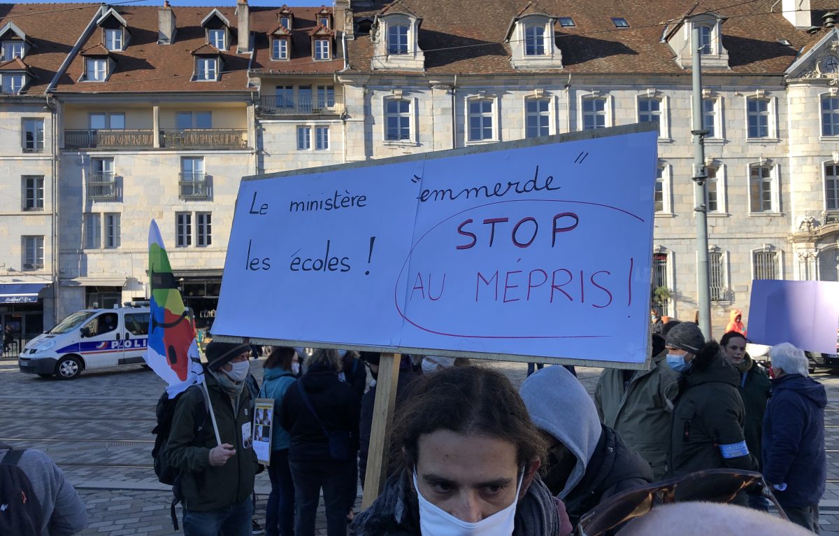 Manifestation du 13 janvier à Besançon contre le protocole sanitaire dans les écoles. © Alexane Alfaro