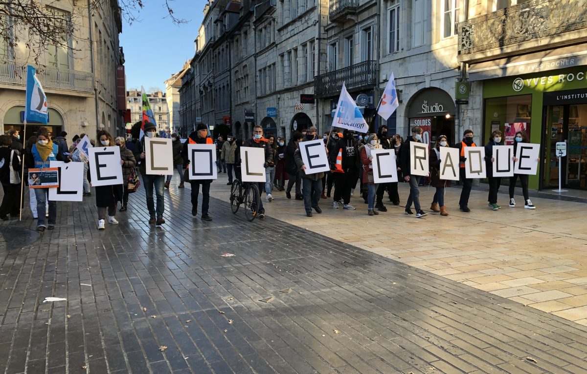 Manifestation du 13 janvier à Besançon contre le protocole sanitaire dans les écoles. © Alexane Alfaro