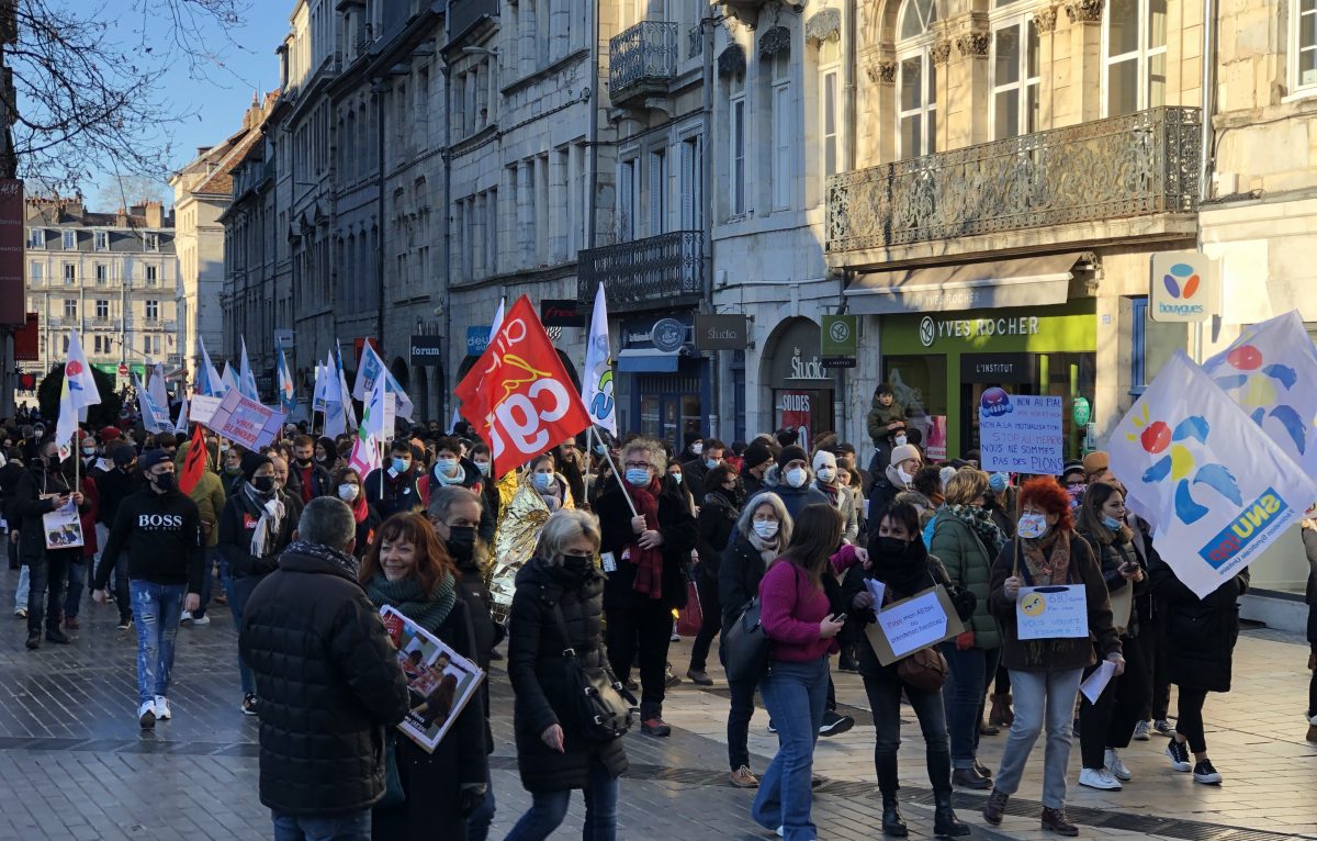 Manifestation du 13 janvier à Besançon contre le protocole sanitaire dans les écoles. © Alexane Alfaro