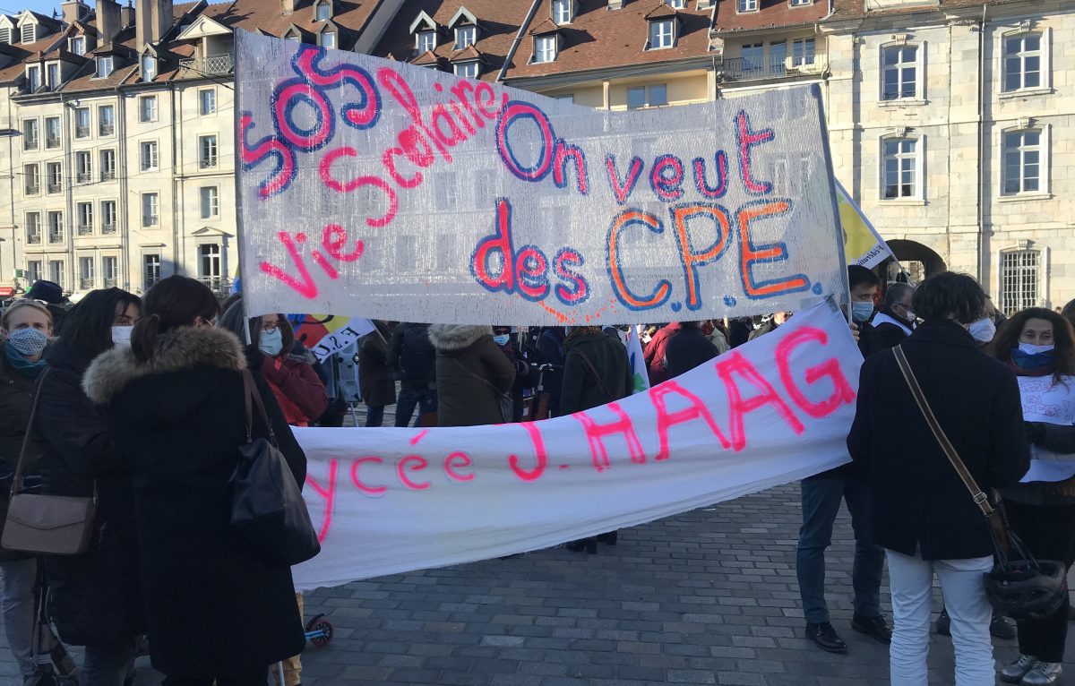 Manifestation du 13 janvier à Besançon contre le protocole sanitaire dans les écoles. © Alexane Alfaro